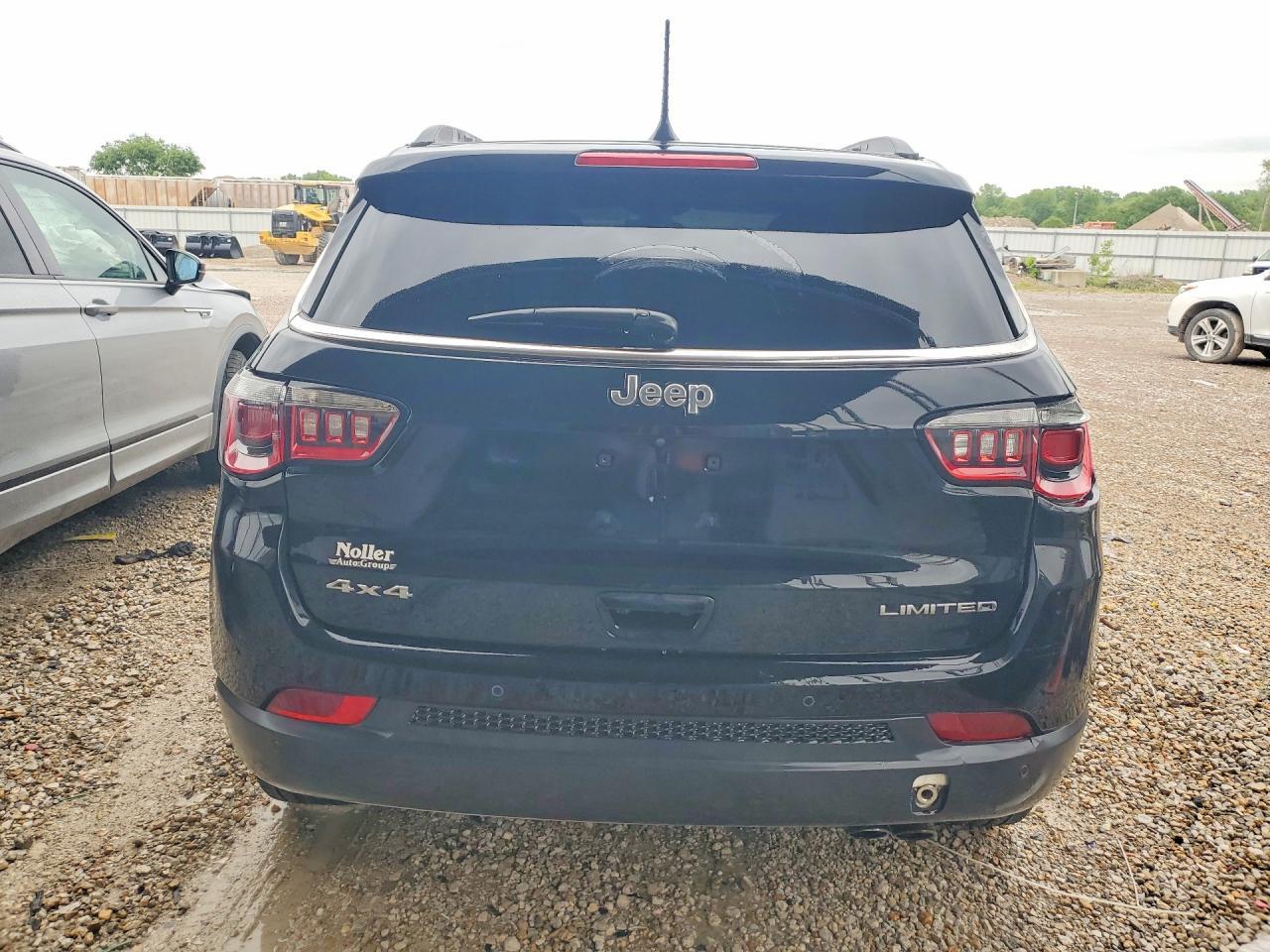 2018 Jeep Compass Limited - Image 6