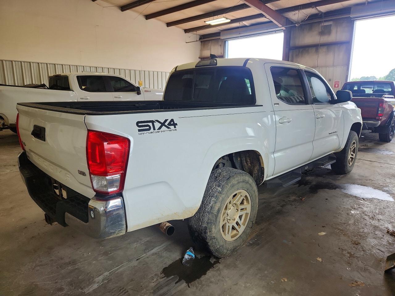2016 Toyota Tacoma Sr5 V6 - Фото 3