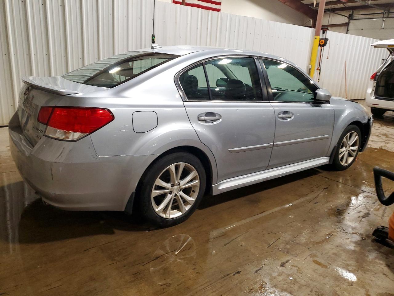 2013 Subaru Legacy 3.6R Limited - Фото 3
