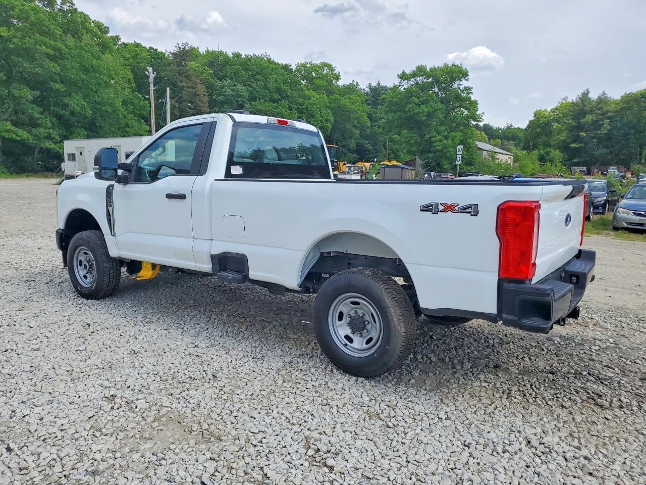 2023 Ford F250 Super Duty - Фото 2