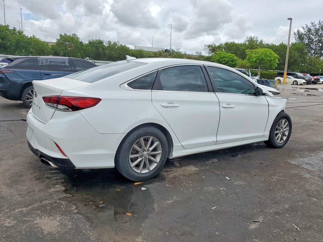 2018 Hyundai Sonata Se - Image 3