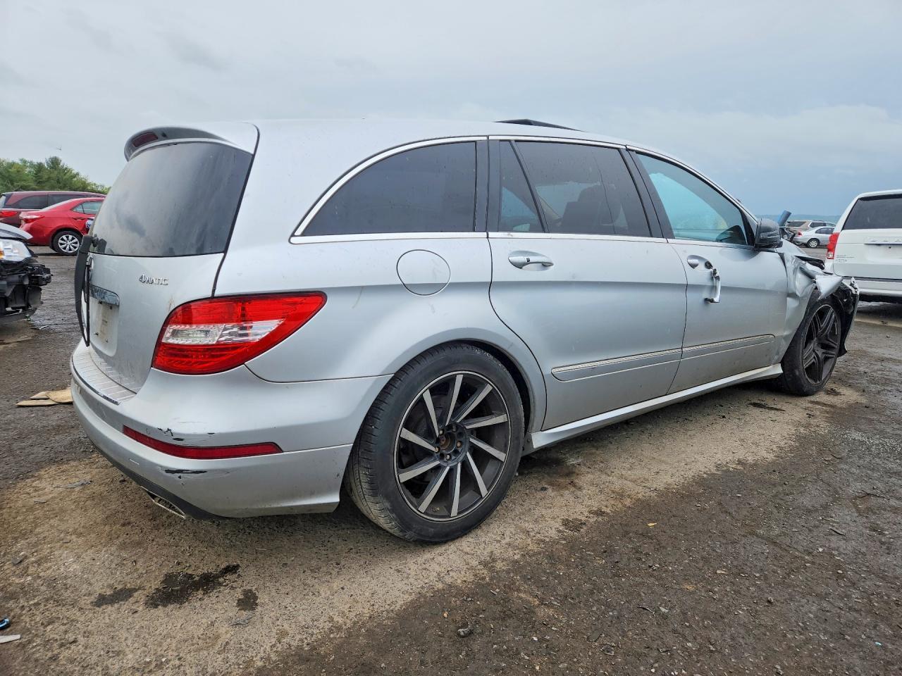 2011 Mercedes-Benz R 350 4Matic - Фото 3