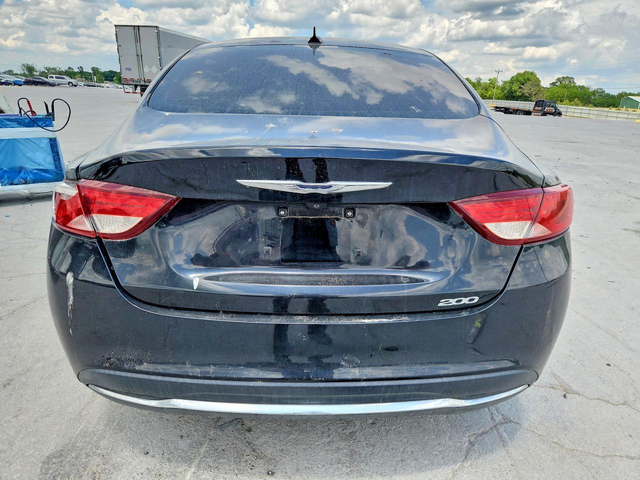 2015 Chrysler 200 Limited - Image 6
