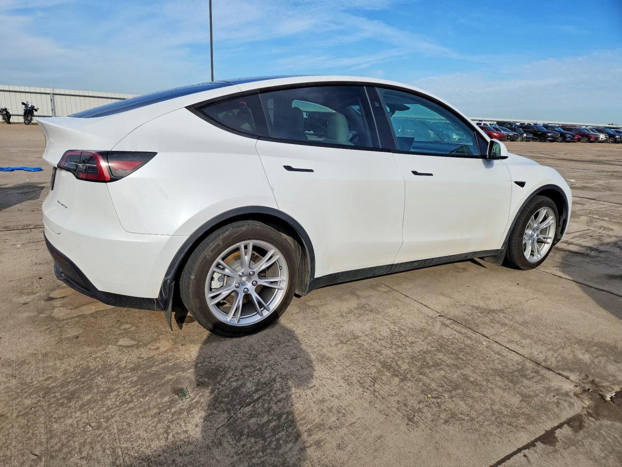 2023 Tesla Model Y - Фото 3