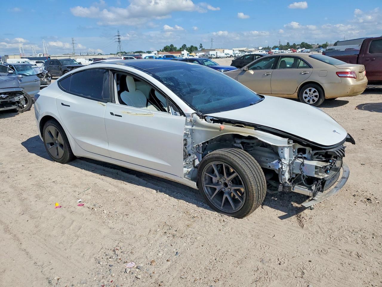 2021 Tesla Model 3 - Фото 4