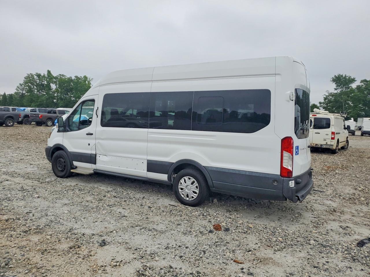 2017 Ford Transit T-350 Handicap Accessible - Фото 2