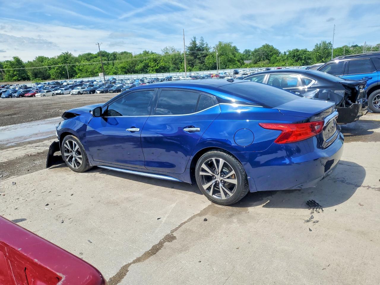2017 Nissan Maxima Platinum - Image 2