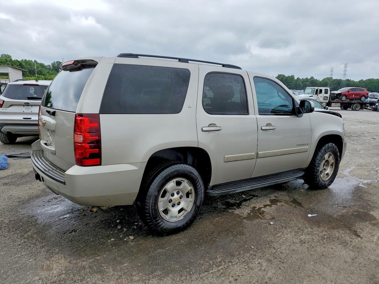 2008 Chevrolet Tahoe C1500 - Фото 3