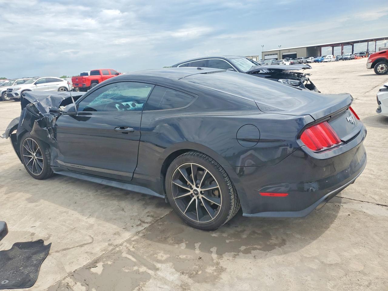 2017 Ford Mustang - Фото 2