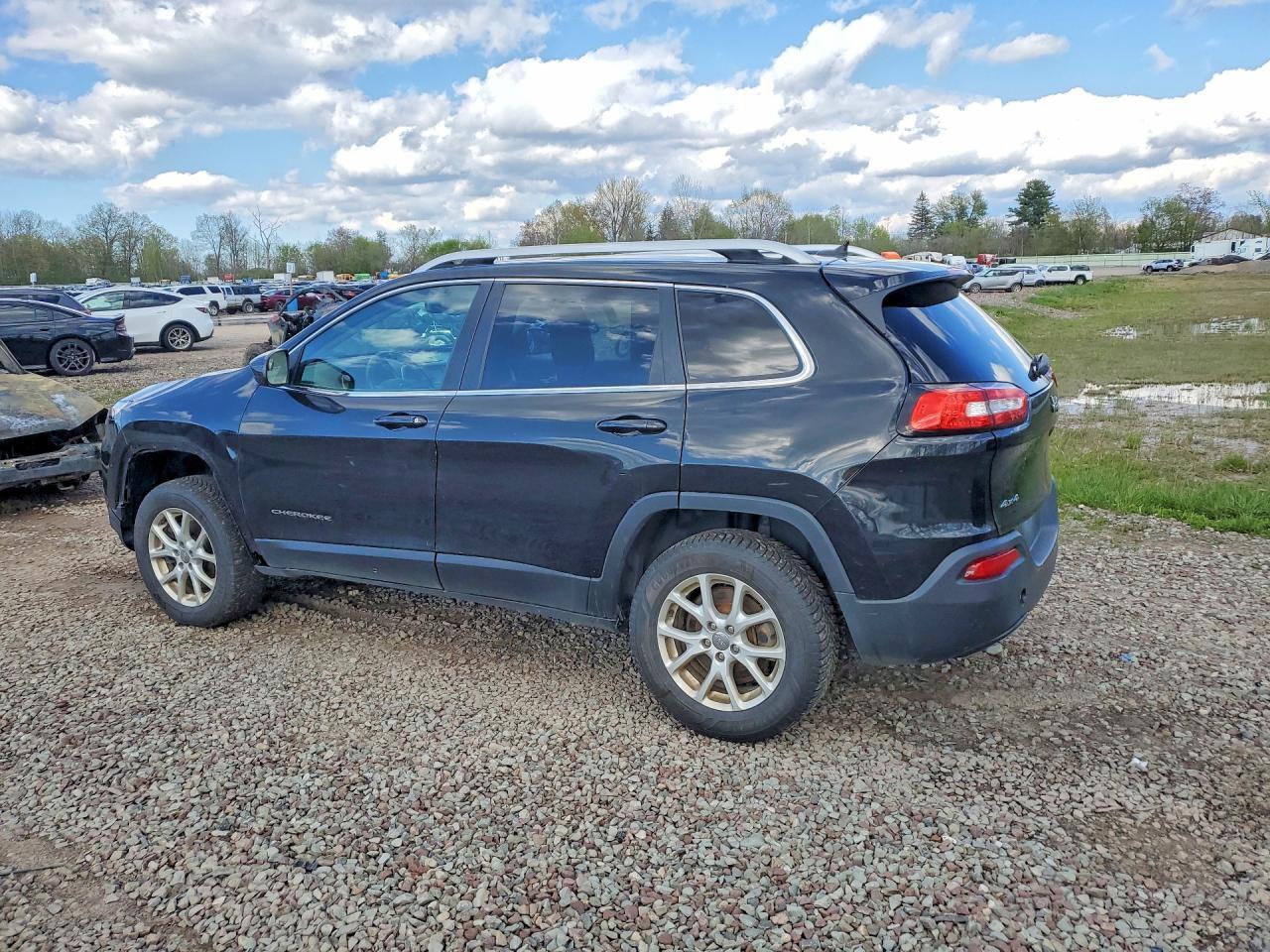 2015 Jeep Cherokee Latitude - Фото 2