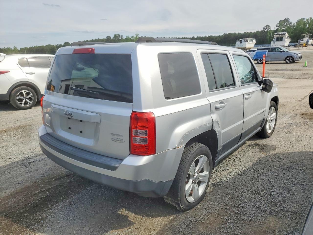 2013 Jeep Patriot Latitude - Image 3