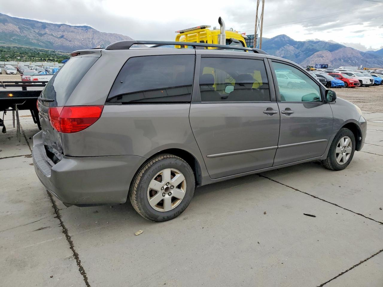 2004 Toyota Sienna Le 8 Passenger - Фото 3