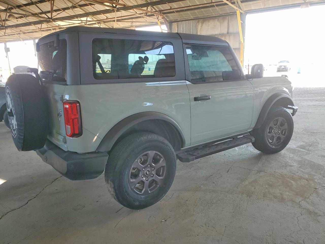 2023 Ford Bronco Base - Фото 3