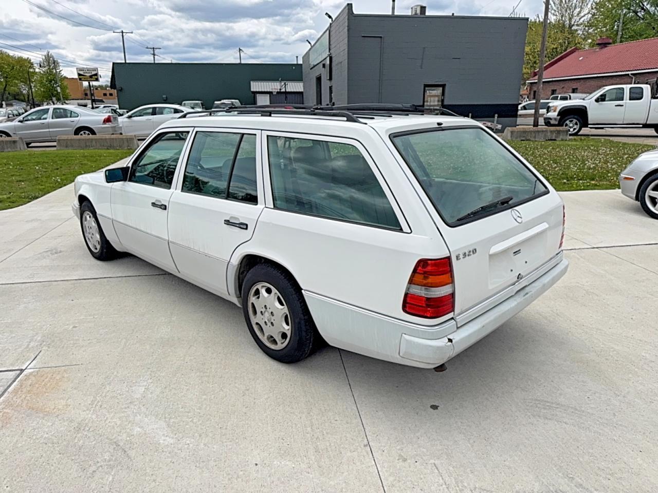 1995 Mercedes-Benz E 320 - Фото 3