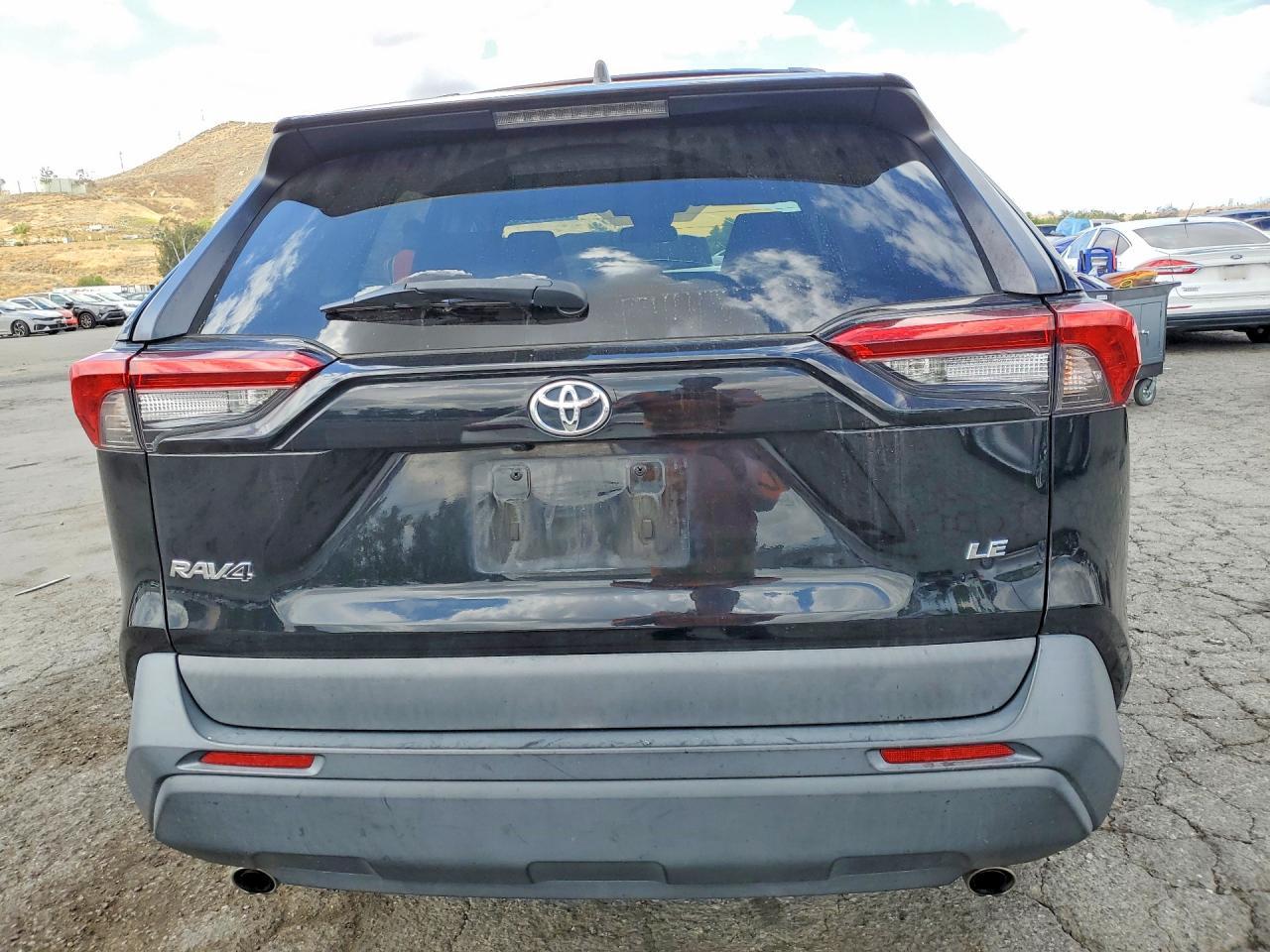 2020 Toyota Rav4 Le - Image 6