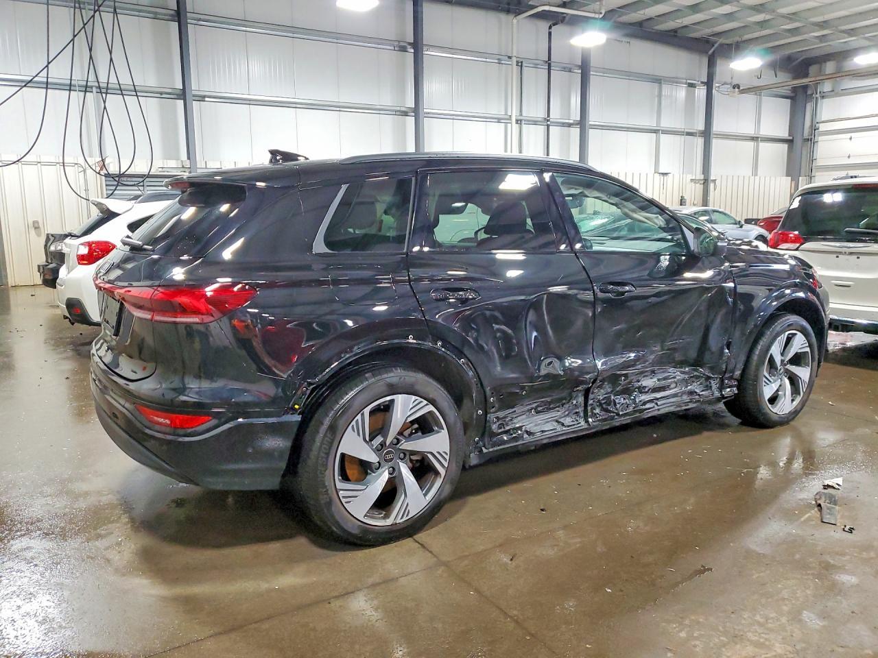 2025 Audi Q6 E-Tron Premium Plus - Фото 3
