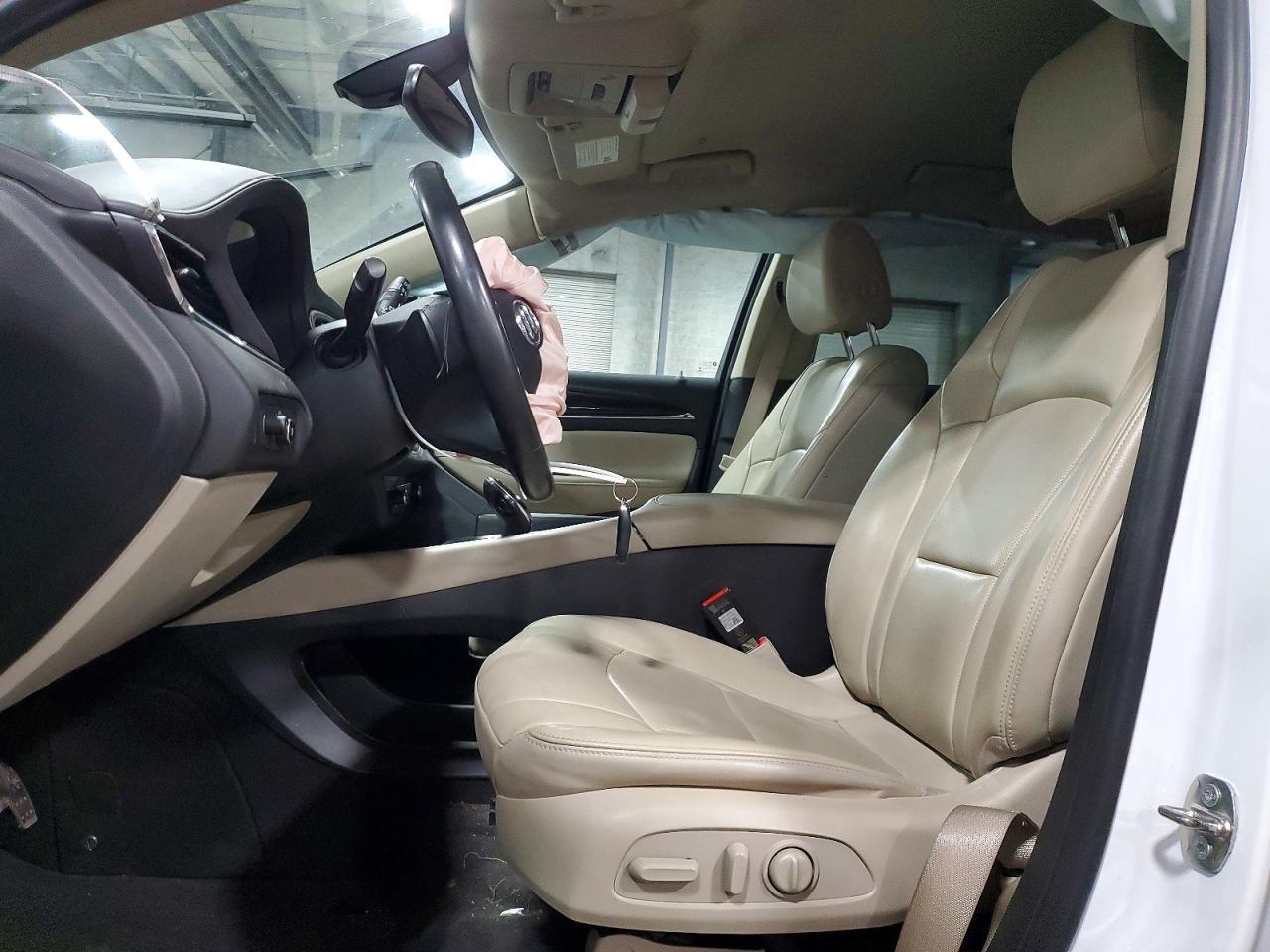 2019 Buick Enclave Essence - Image 7