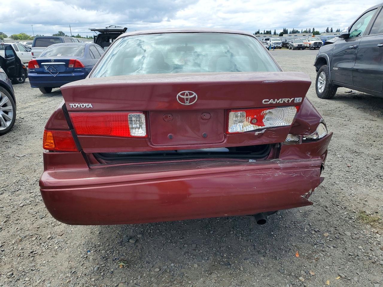 2001 Toyota Camry Le - Фото 6