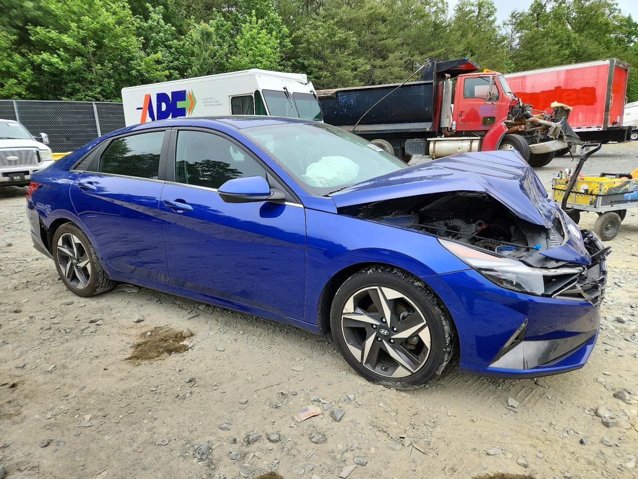 2021 Hyundai Elantra Limited - Image 4