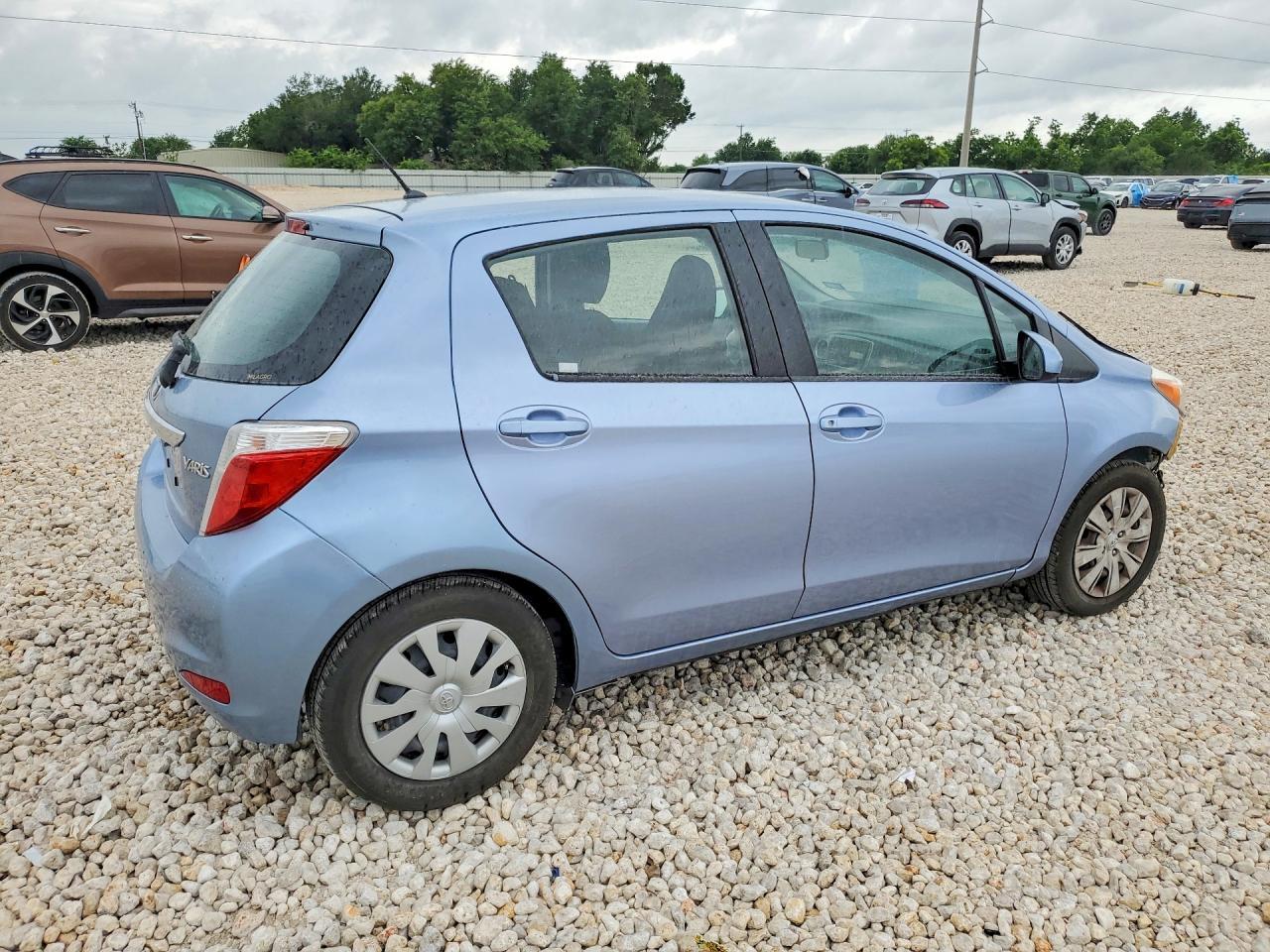 2014 Toyota Yaris 5-Door L Fleet - Фото 3