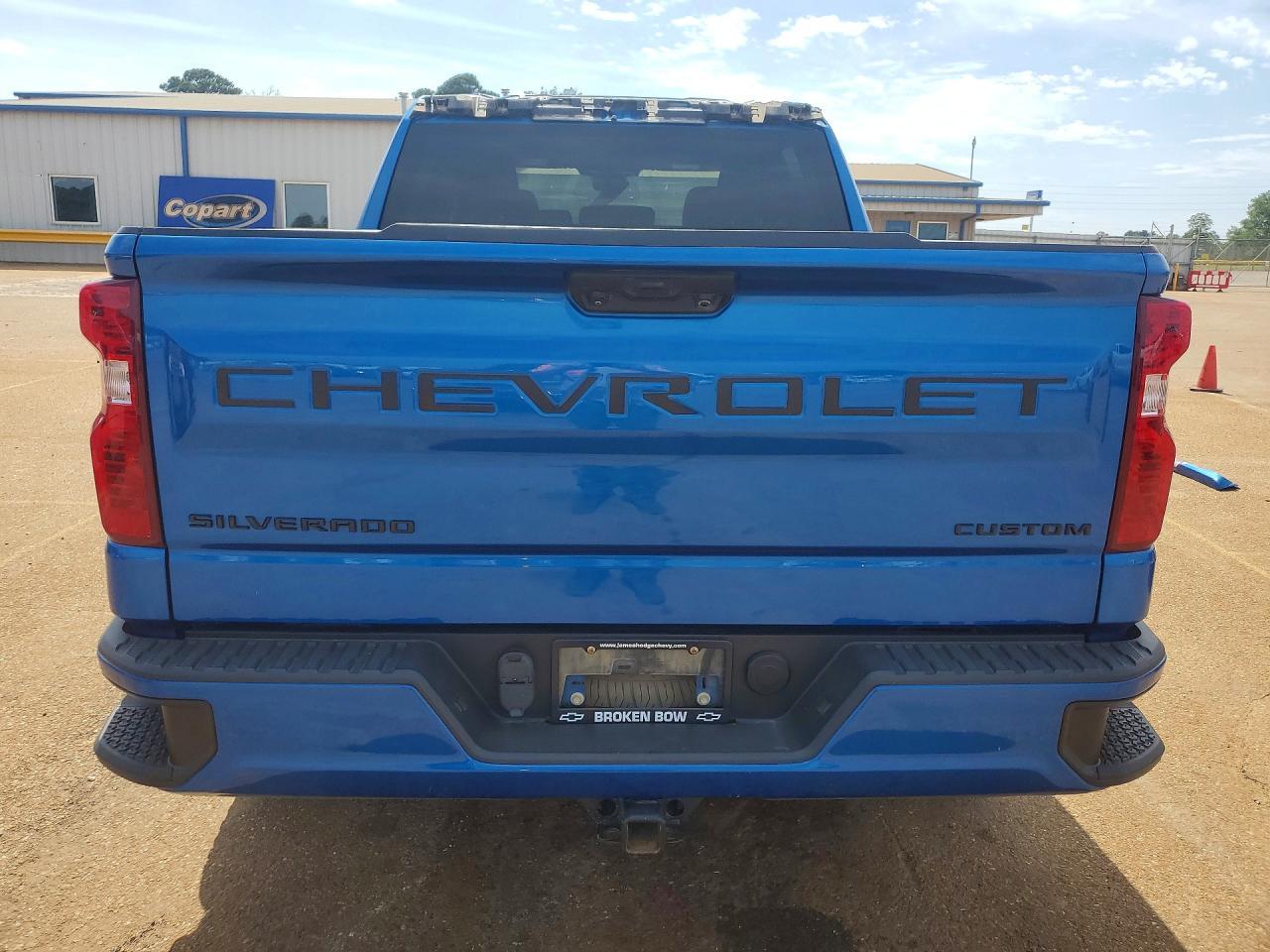 2023 Chevrolet Silverado K1500 Custom - Фото 6