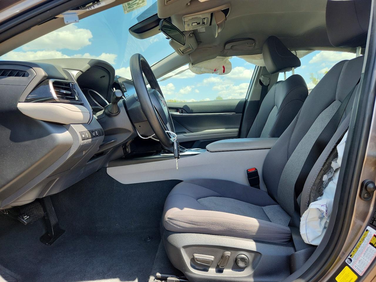 2023 Toyota Camry Le - Фото 7