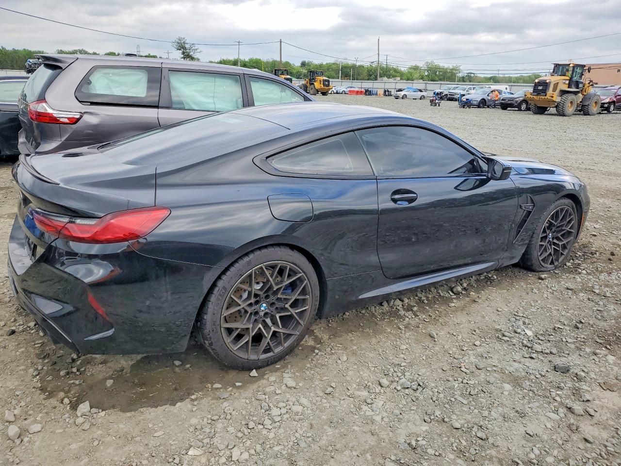 2020 BMW M8 - Фото 3