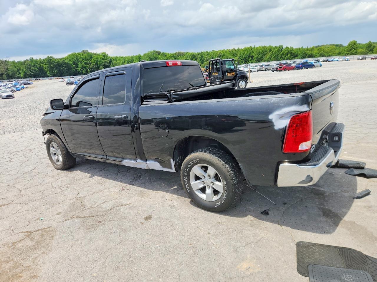 2019 Ram 1500 Classic Tradesman - Фото 2