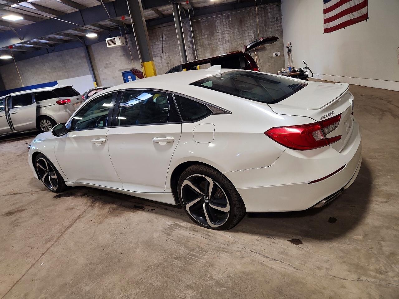 2018 Honda Accord Sport - Фото 2