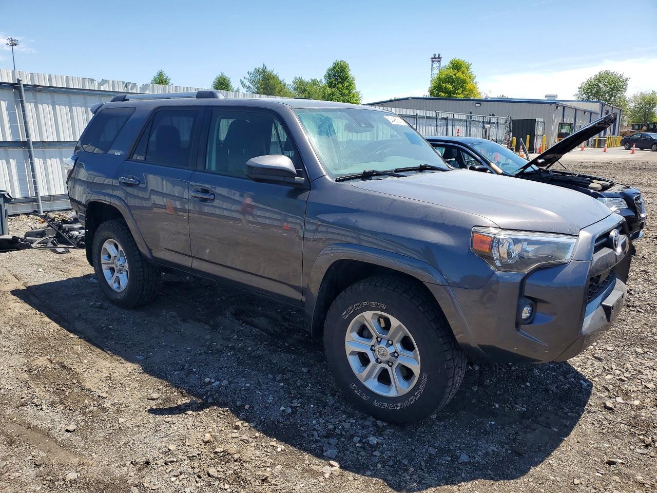 2021 Toyota 4Runner Sr5 - Image 4