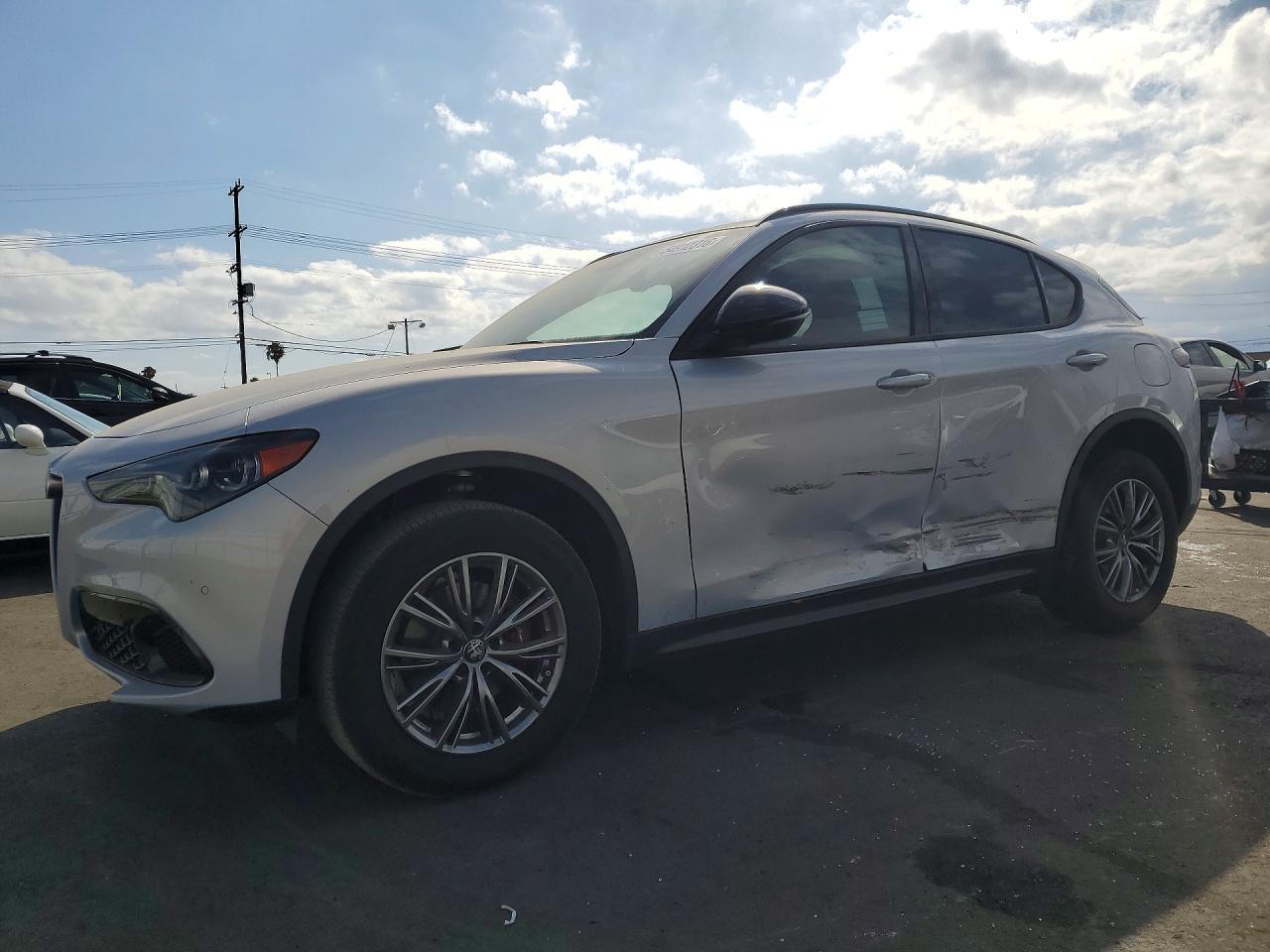 2024 Alfa Romeo Stelvio Sprint