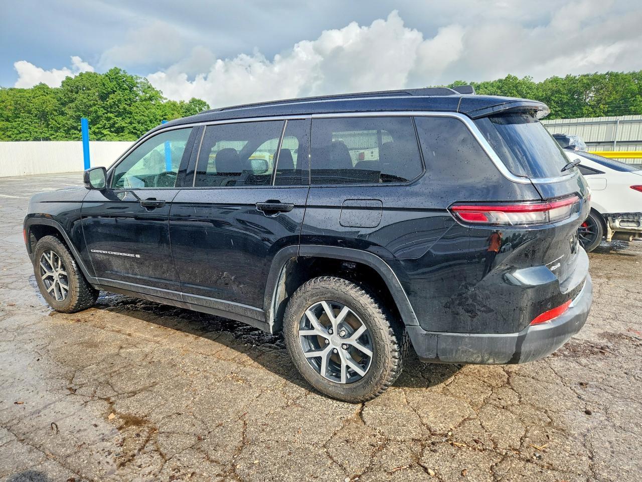 2024 Jeep Grand Cherokee L Limited - Image 2