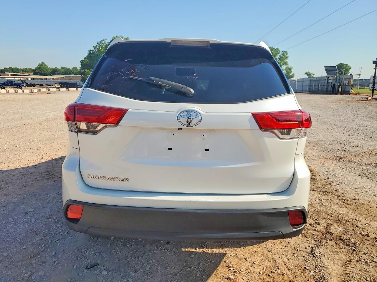 2019 Toyota Highlander Le - Фото 6