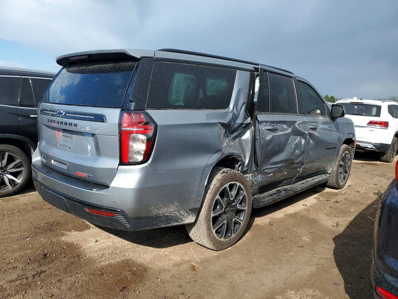 2023 Chevrolet Suburban K1500 Rst - Фото 3