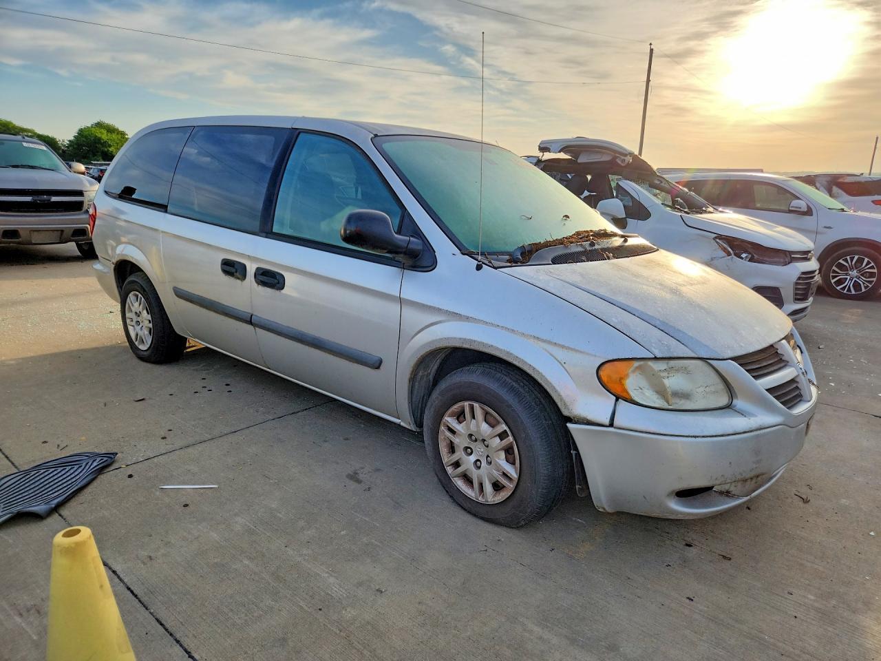 2005 Dodge Caravan - Фото 4