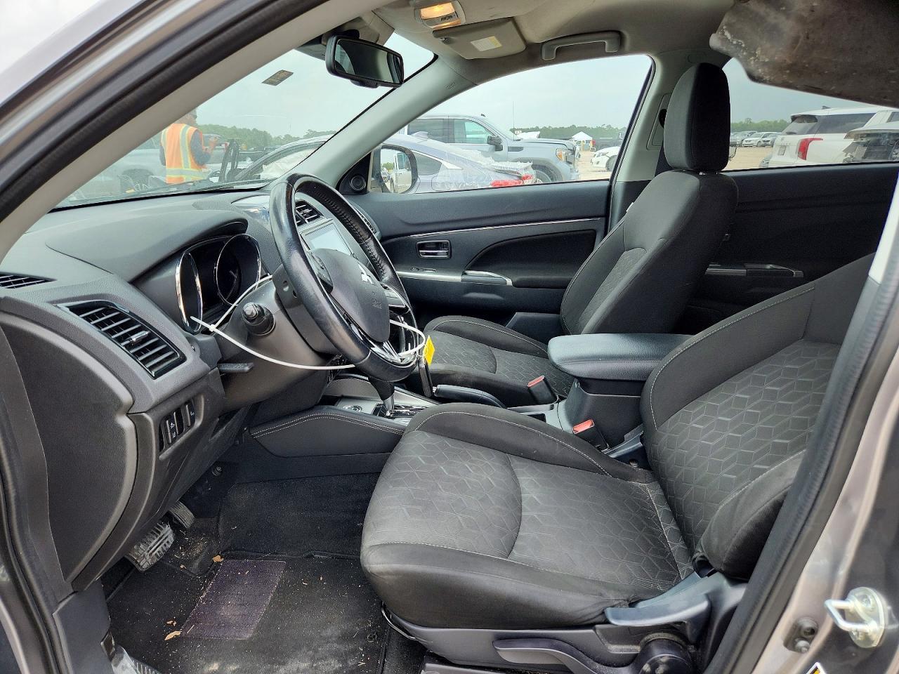 2020 Mitsubishi Outlander Sport Es - Image 7
