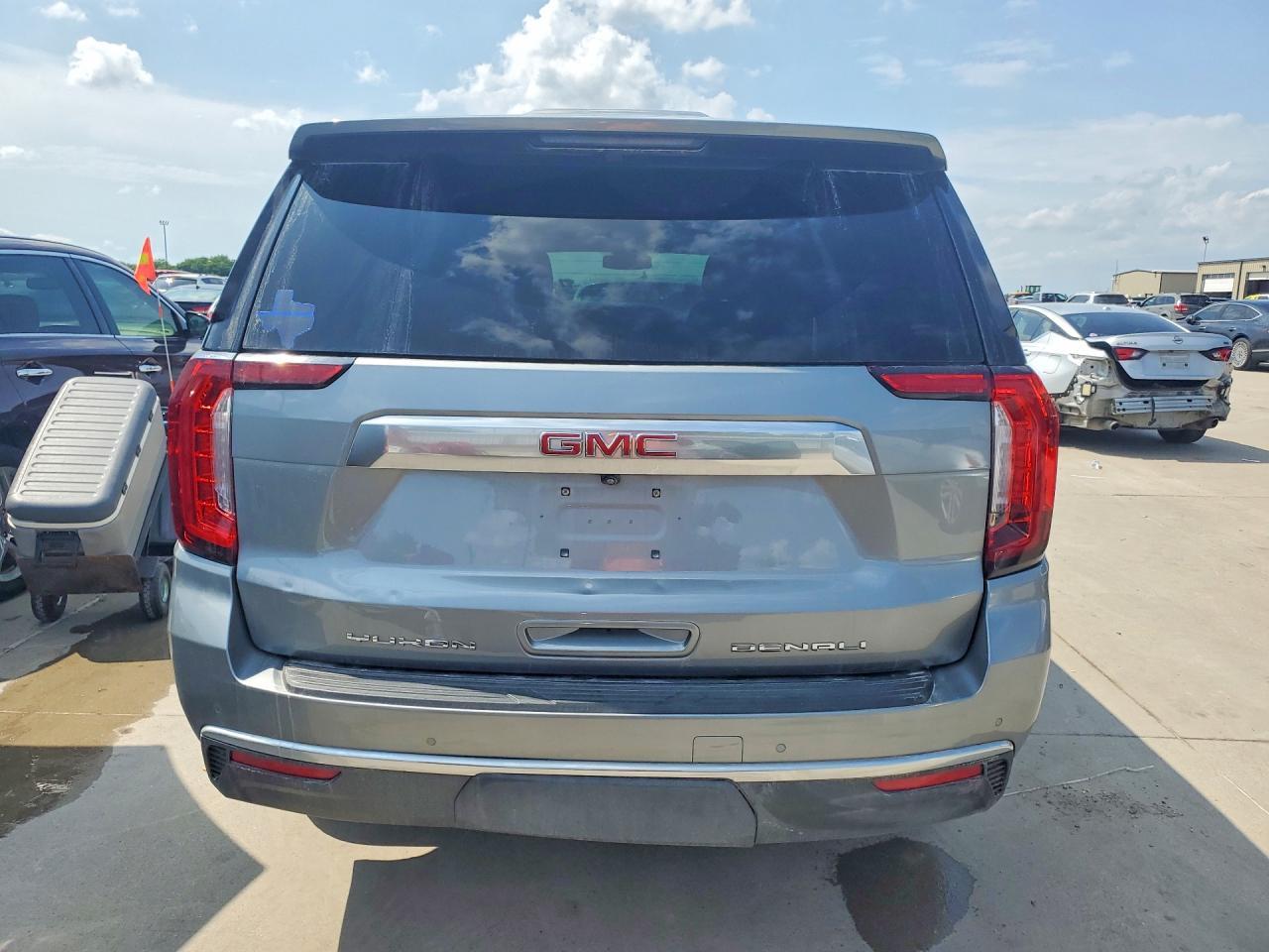 2024 GMC Yukon Denali - Фото 6