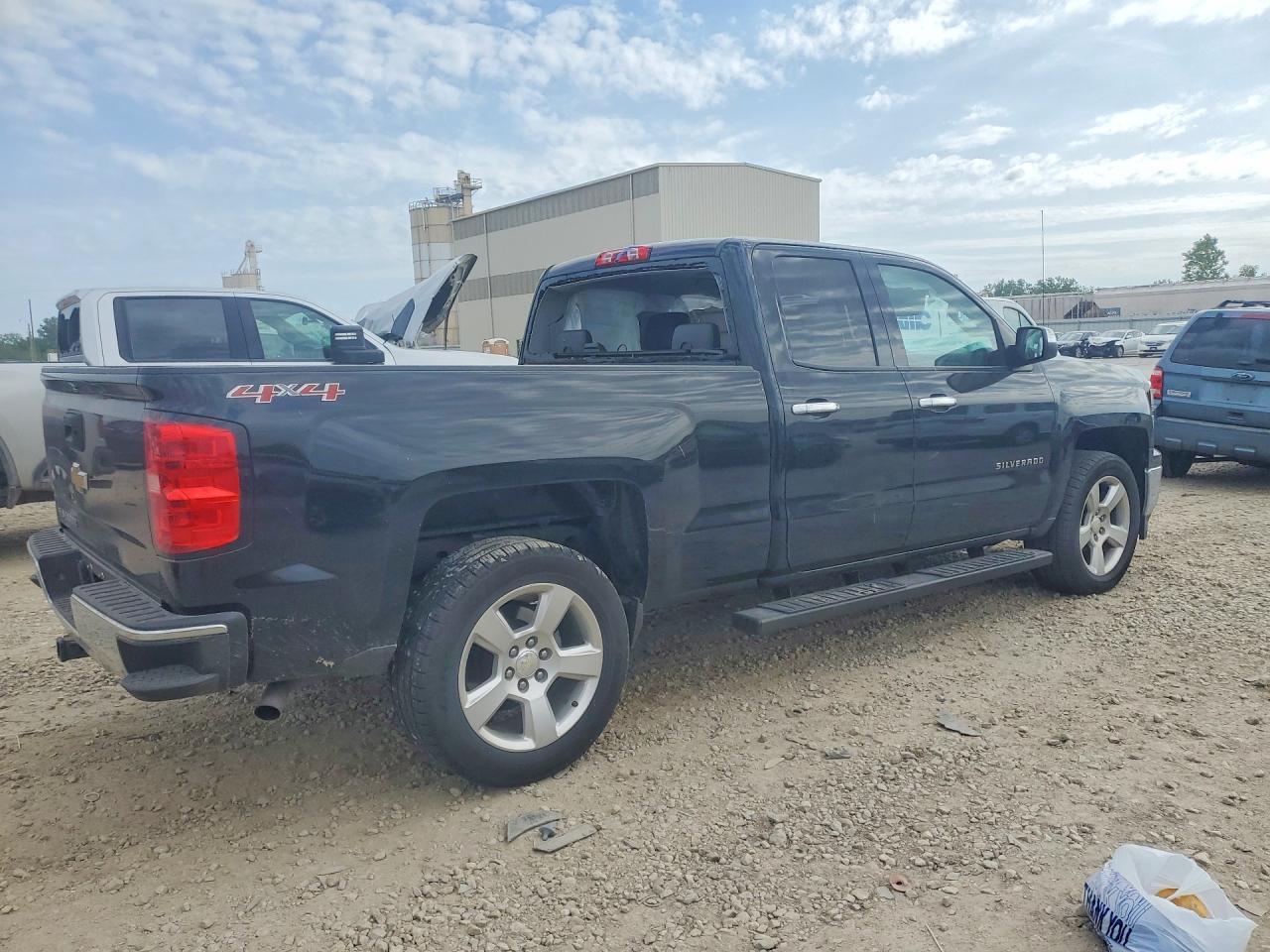 2015 Chevrolet Silverado K1500 - Image 3