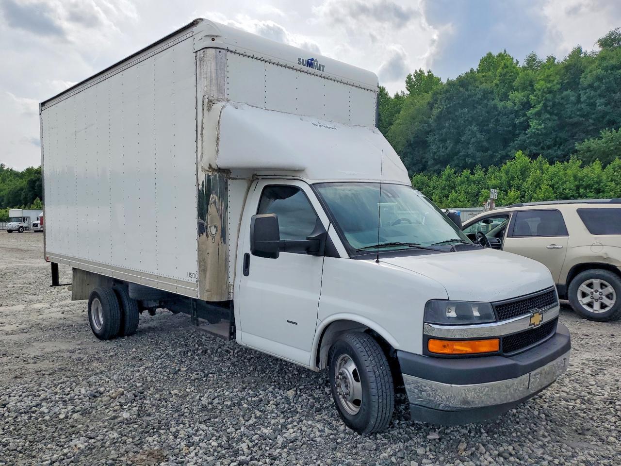 2022 Chevrolet Express Delivery Truck - Фото 4