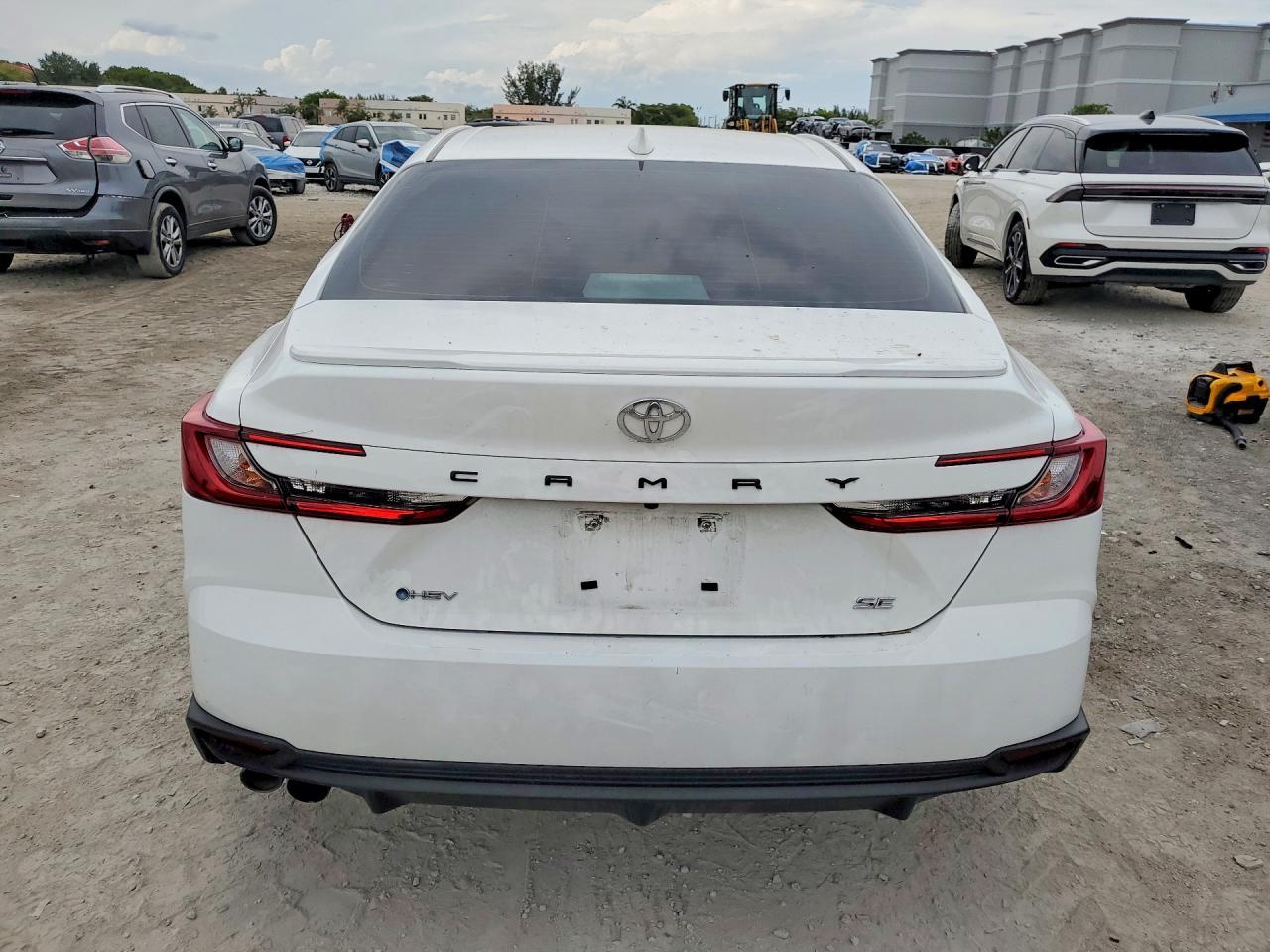 2025 Toyota Camry Se - Фото 6