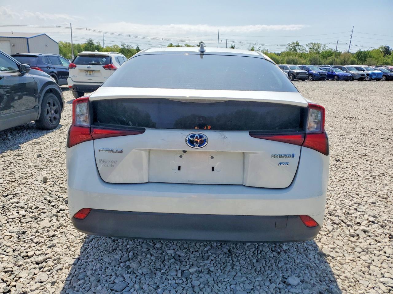 2021 Toyota Prius L Eco - Image 6