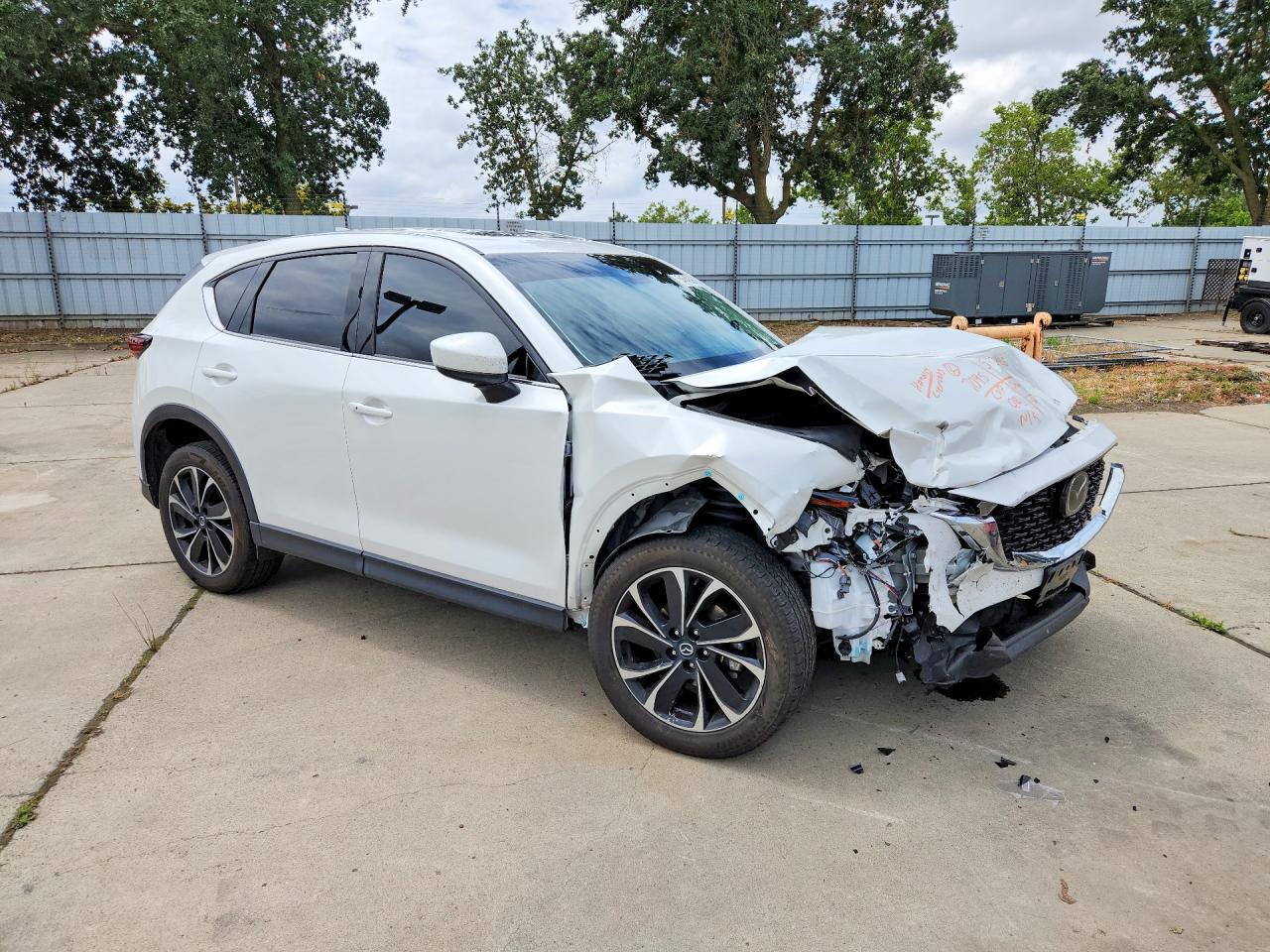 2023 Mazda Cx-5 Premium - Image 4