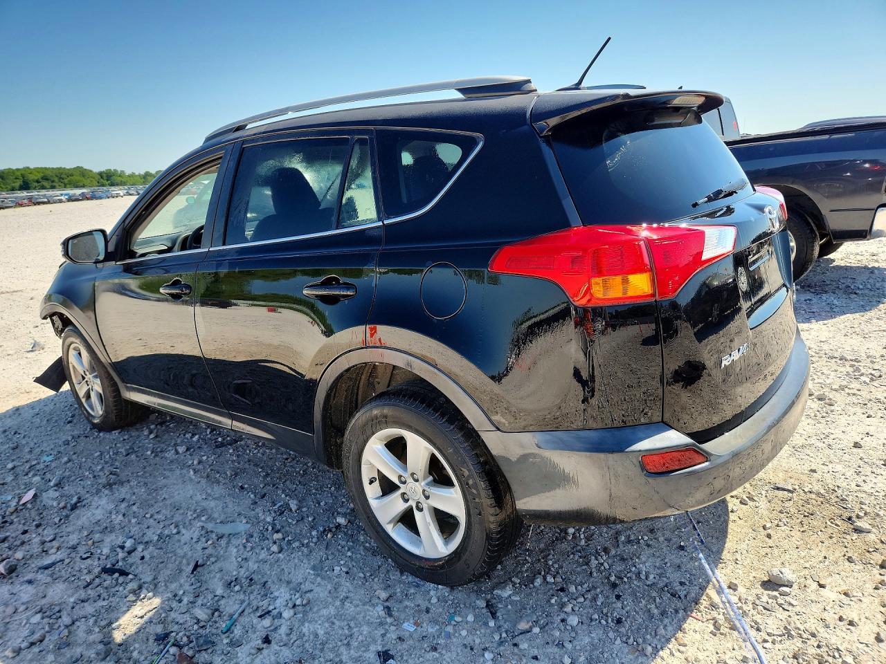 2014 Toyota Rav4 Xle - Image 2