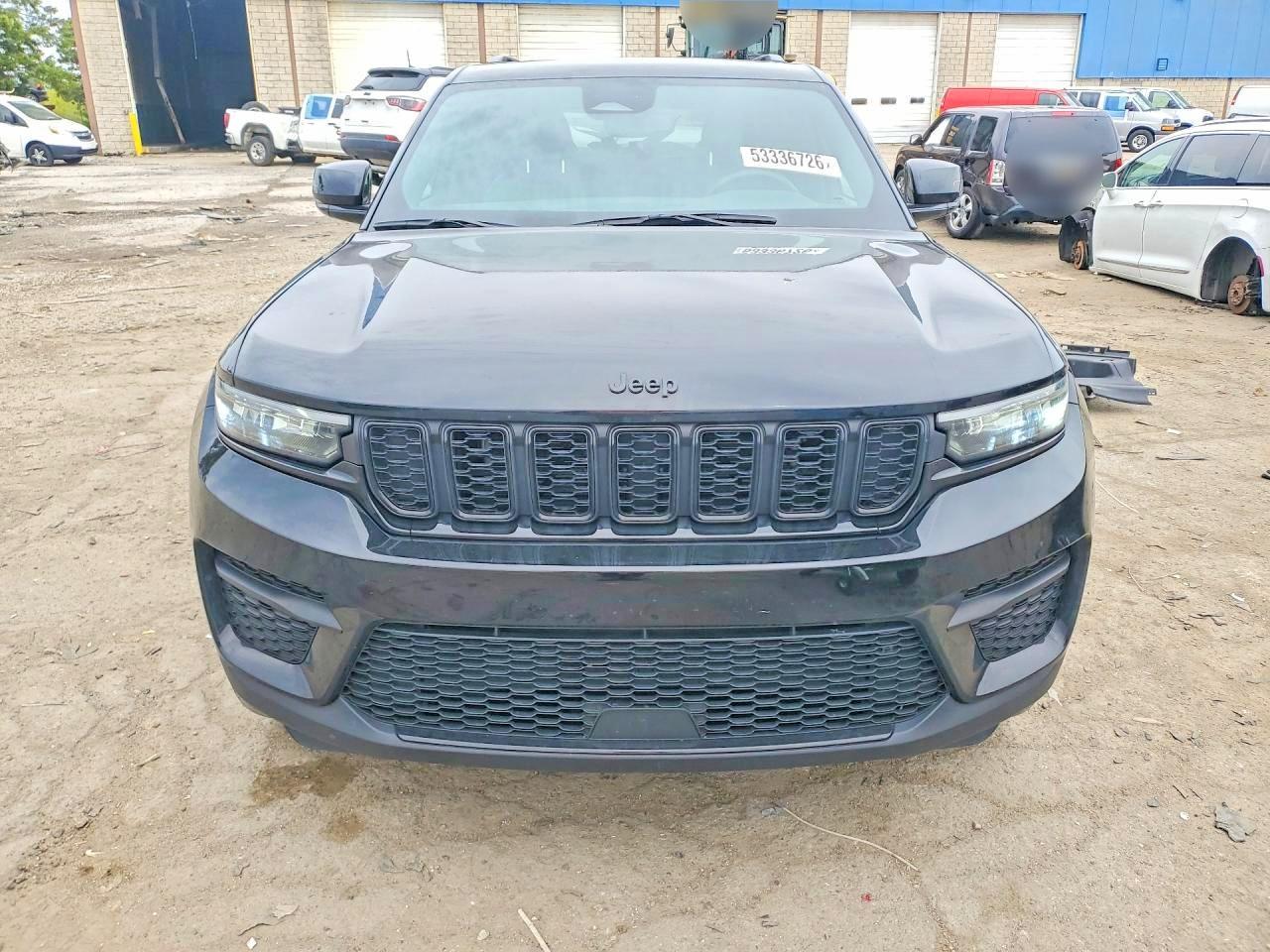 2024 Jeep Grand Cherokee Laredo - Image 5