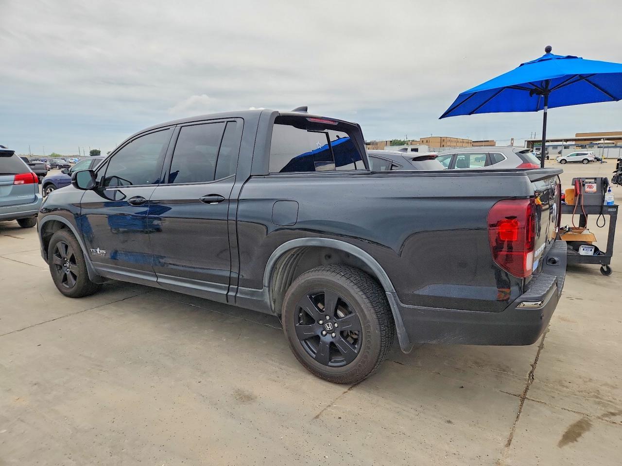 2019 Honda Ridgeline - Image 2