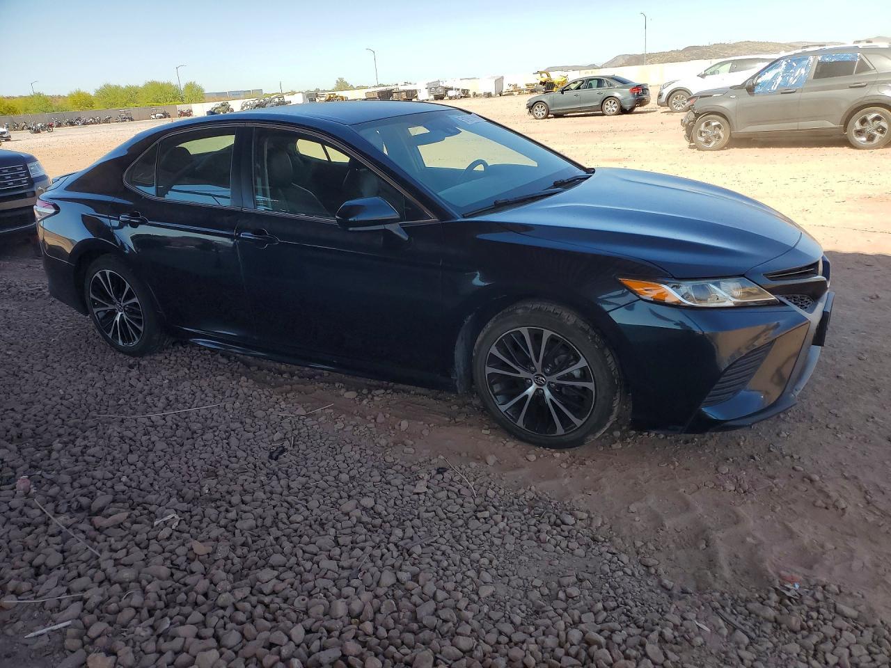 2019 Toyota Camry Se - Фото 4