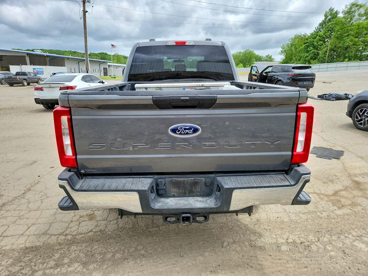 2025 Ford F250 Super Duty - Image 6
