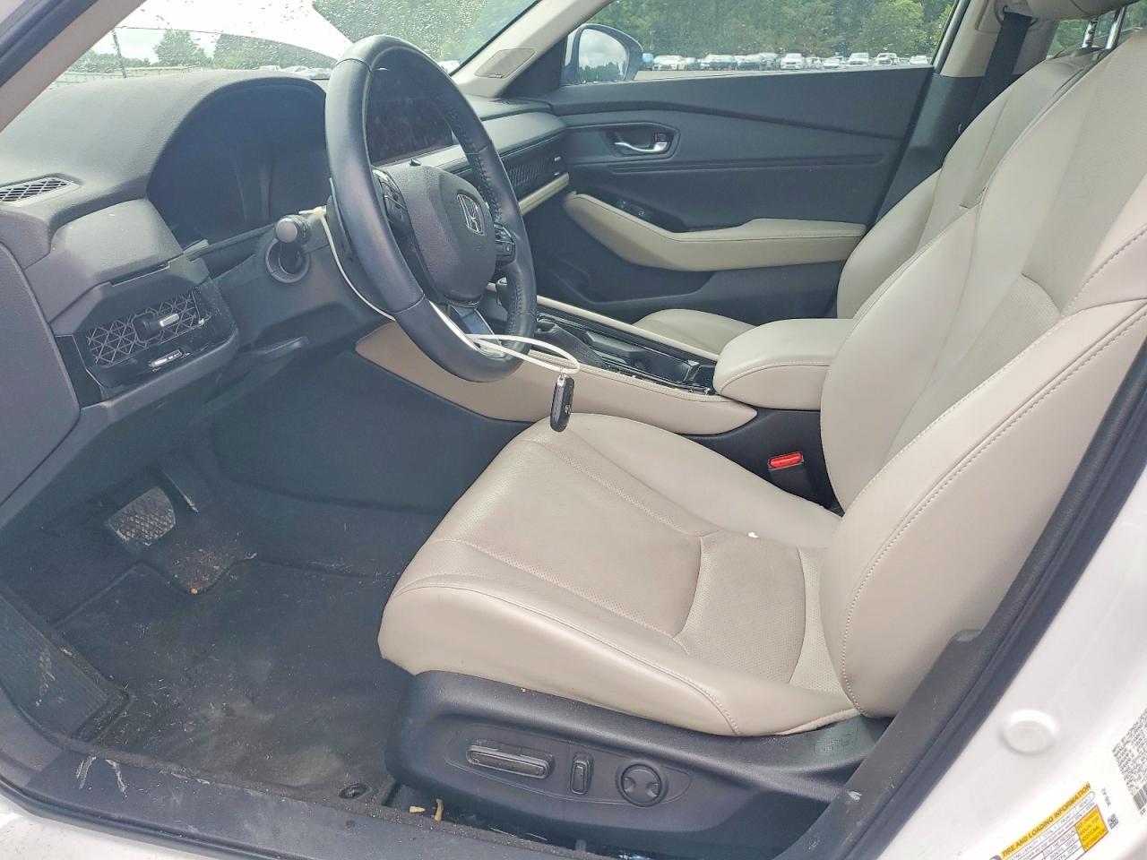 2024 Honda Accord Touring Hybrid - Image 7