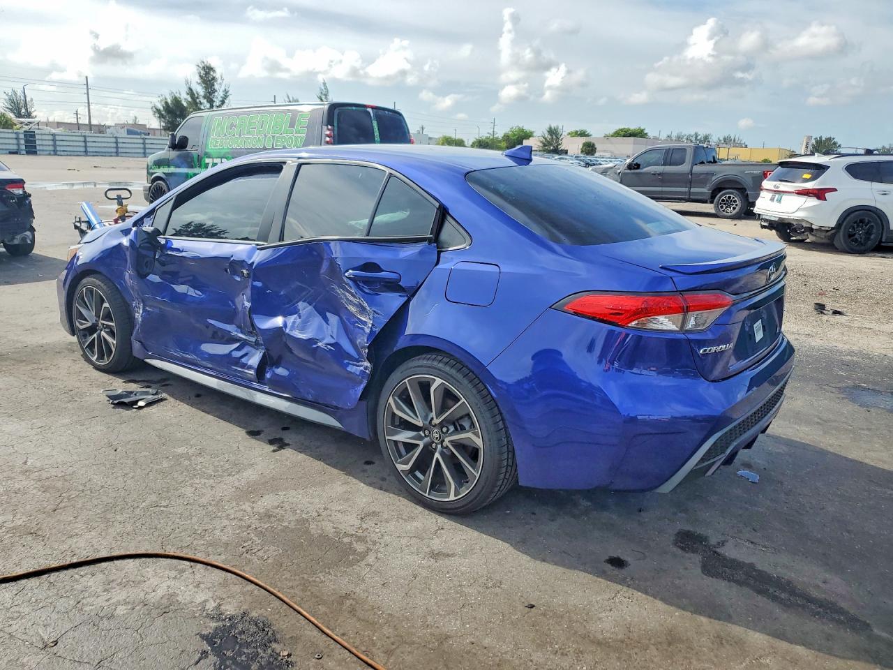 2022 Toyota Corolla Se - Фото 2