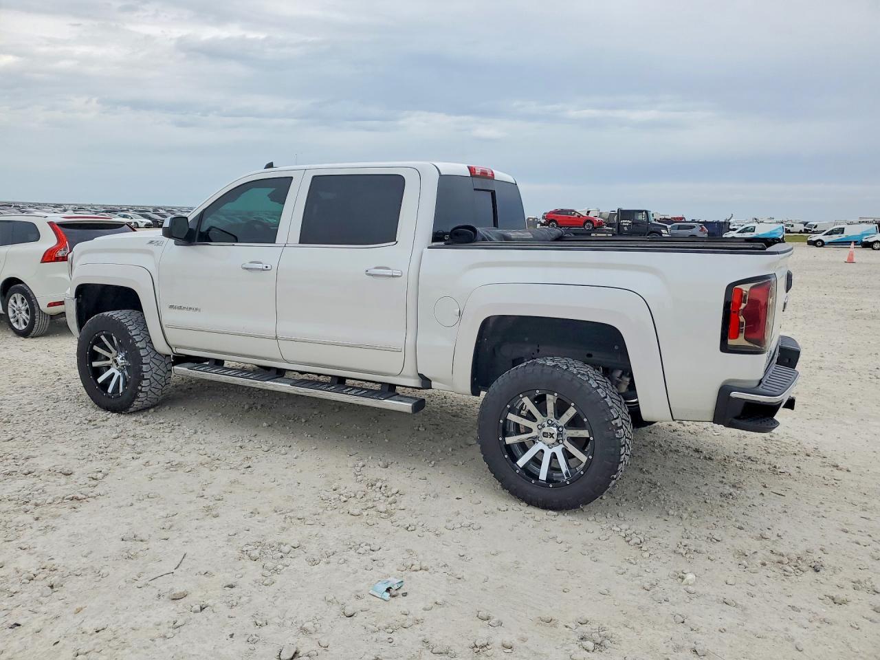 2018 GMC Sierra - Фото 2